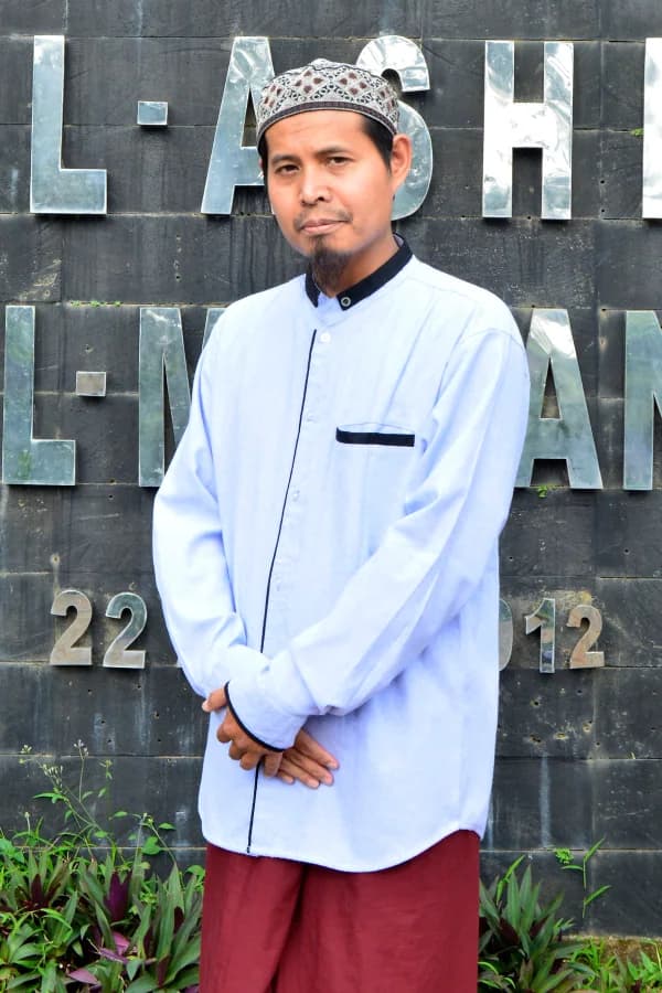Ust. Mirzan Adhibrata, S.S.