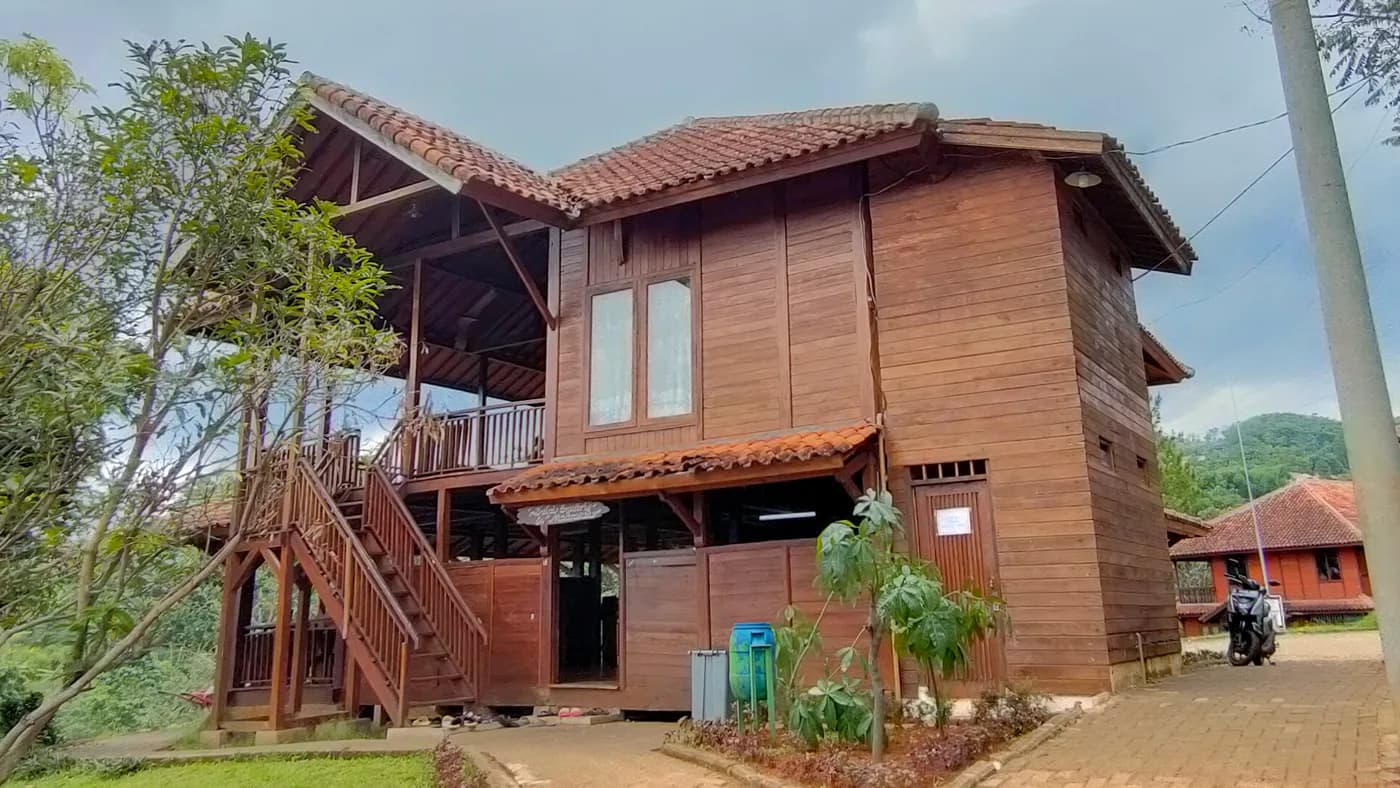 Bale pesantren tempat santri berkumpul