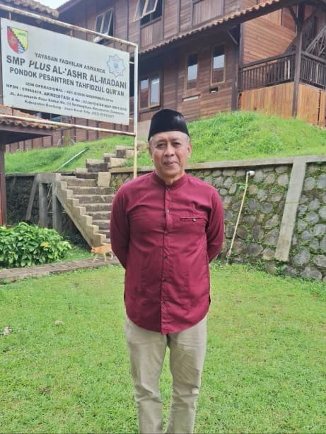Potret Abdul Basith, S.Ag., Guru PAI SMP Plus Al 'Ashr Al Madani